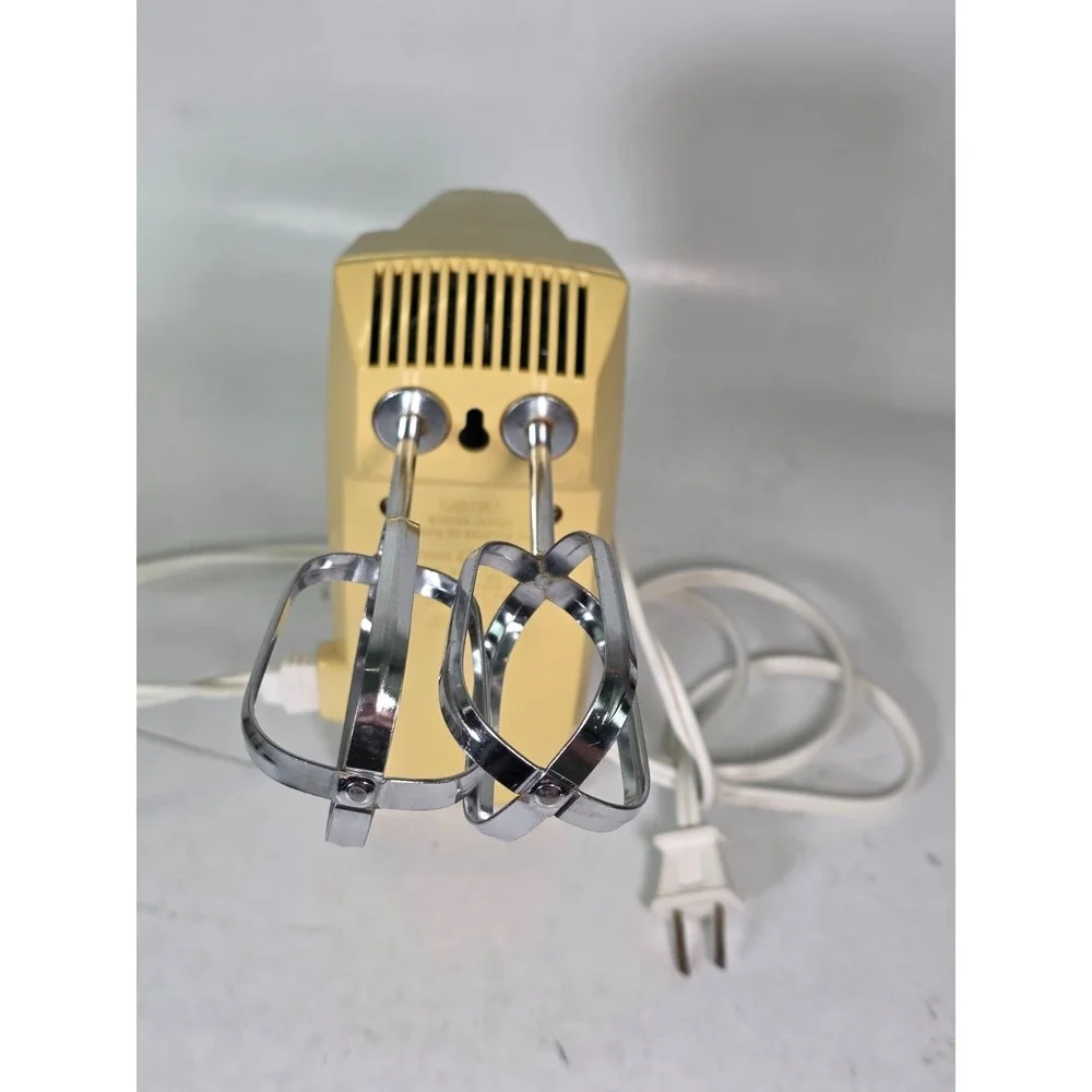 Vintage GE General Electric 3-speed Hand‎ Mixer White Model D1M24 Works USA Made